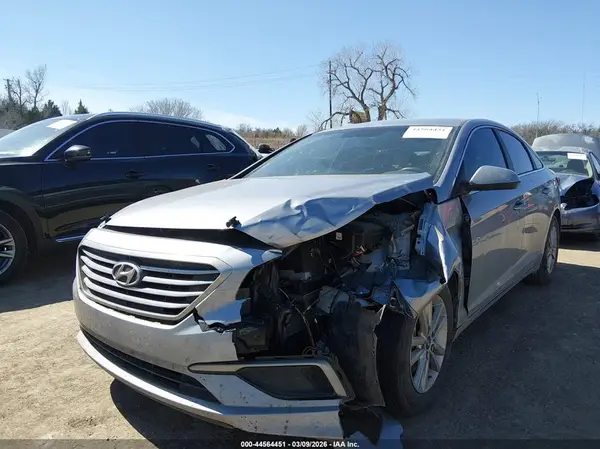 5NPE24AFXHH555465 2017 HYUNDAI SONATA - Image 2