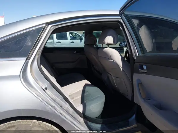 5NPE24AFXHH555465 2017 HYUNDAI SONATA - Image 8