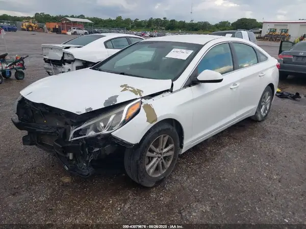5NPE24AFXHH557992 2017 HYUNDAI SONATA - Image 2