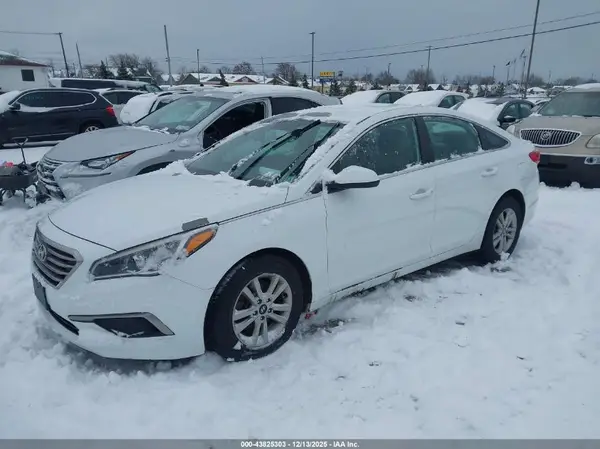 5NPE24AFXHH562061 2017 HYUNDAI SONATA - Image 2