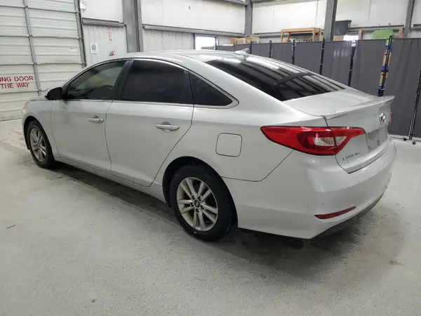 5NPE24AFXHH562318 2017 HYUNDAI SONATA - Image 2