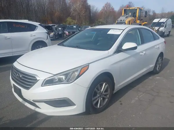 5NPE24AFXHH564747 2017 HYUNDAI SONATA - Image 2