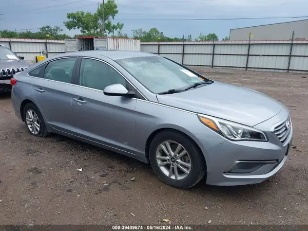 5NPE24AFXHH564974 2017 HYUNDAI SONATA - Image 1