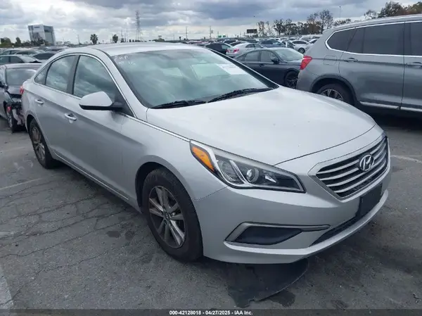 5NPE24AFXHH565168 2017 HYUNDAI SONATA - Image 1
