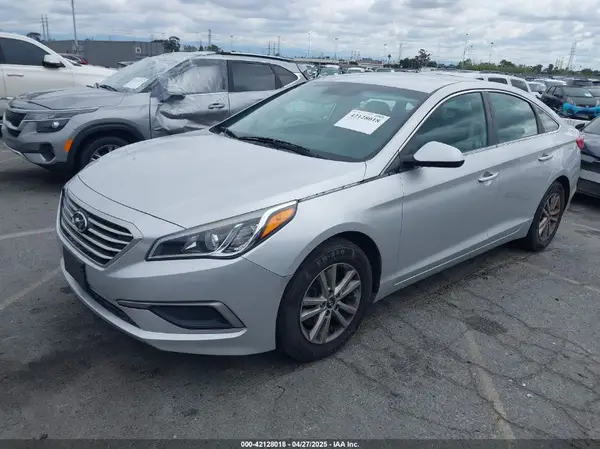 5NPE24AFXHH565168 2017 HYUNDAI SONATA - Image 2