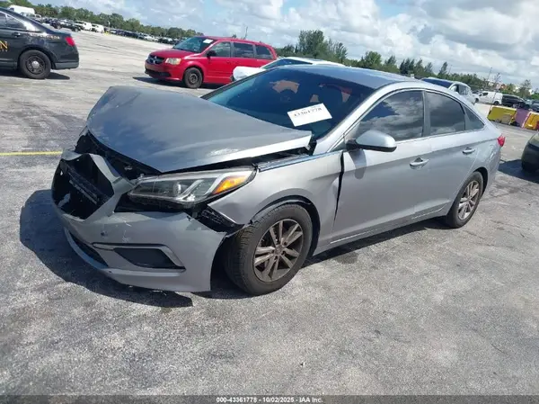 5NPE24AFXHH566871 2017 HYUNDAI SONATA - Image 2
