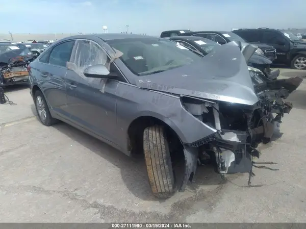 5NPE24AFXHH567986 2017 HYUNDAI SONATA - Image 1