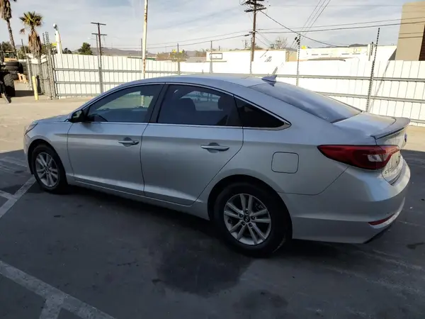 5NPE24AFXHH569981 2017 HYUNDAI SONATA - Image 2