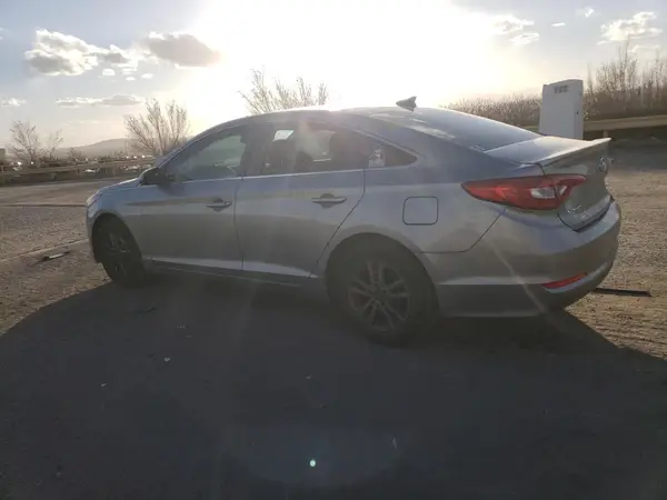 5NPE24AFXHH574601 2017 HYUNDAI SONATA - Image 2