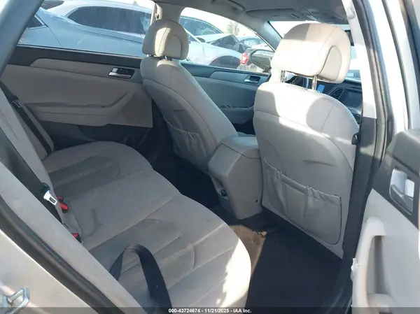 5NPE24AFXHH574971 2017 HYUNDAI SONATA - Image 8