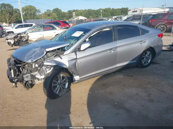 5NPE24AFXHH576462 2017 HYUNDAI SONATA - Image 2