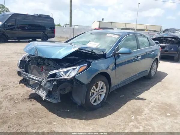 5NPE24AFXHH581807 2017 HYUNDAI SONATA - Image 2