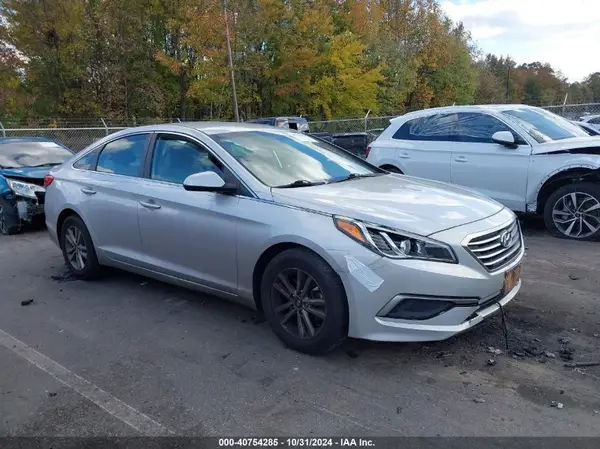 5NPE24AFXHH587896 2017 HYUNDAI SONATA - Image 1