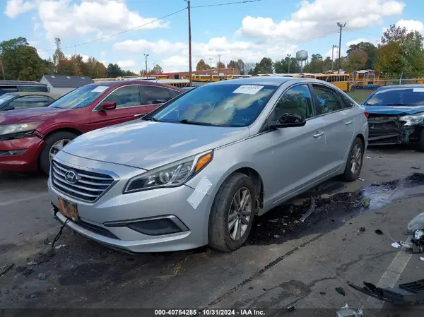 5NPE24AFXHH587896 2017 HYUNDAI SONATA - Image 2