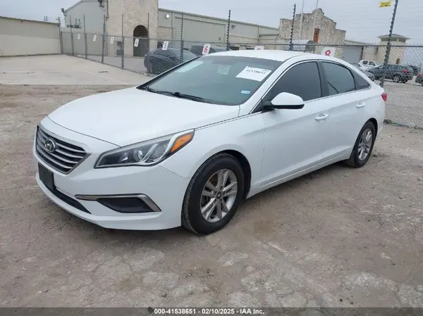 5NPE24AFXHH590409 2017 HYUNDAI SONATA - Image 2