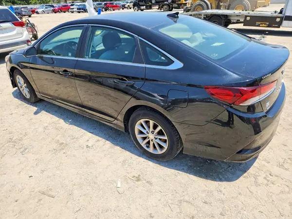 5NPE24AFXJH605223 2018 HYUNDAI SONATA - Image 2