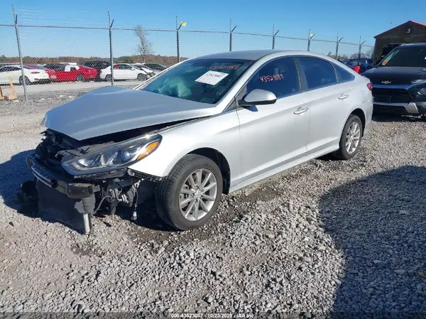 5NPE24AFXJH605948 2018 HYUNDAI SONATA - Image 2
