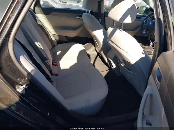 5NPE24AFXJH607683 2018 HYUNDAI SONATA - Image 8