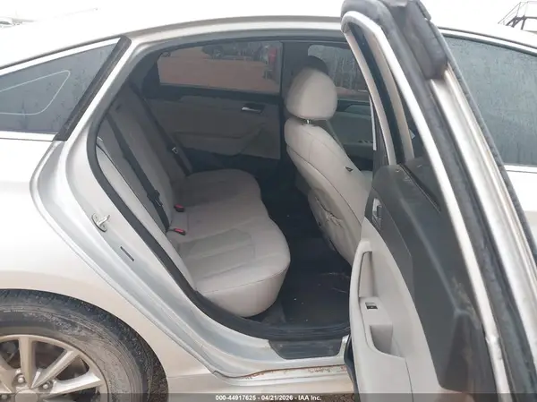 5NPE24AFXJH617596 2018 HYUNDAI SONATA - Image 8