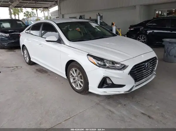 5NPE24AFXJH627965 2018 HYUNDAI SONATA - Image 1