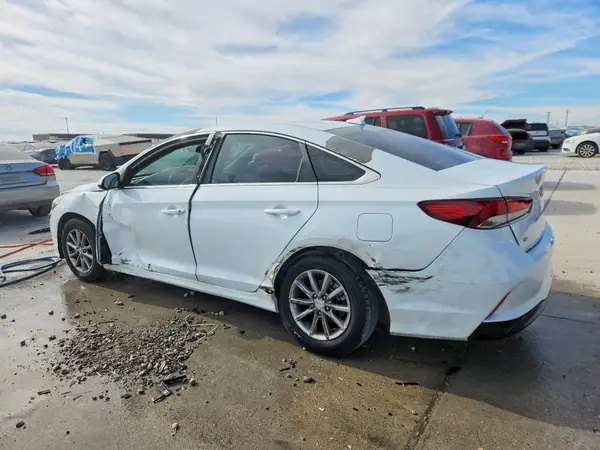 5NPE24AFXJH644054 2018 HYUNDAI SONATA - Image 2