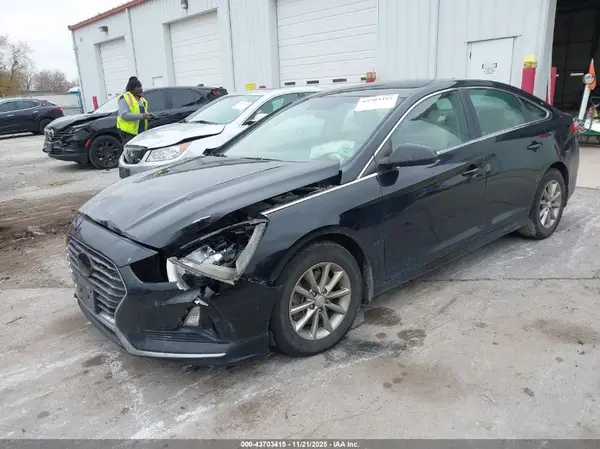 5NPE24AFXJH649707 2018 HYUNDAI SONATA - Image 2
