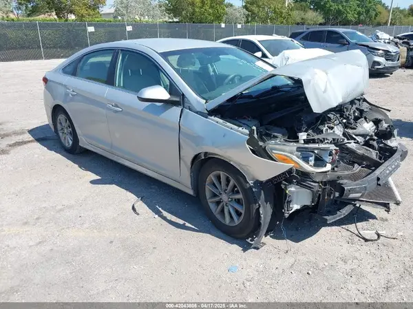 5NPE24AFXJH667138 2018 HYUNDAI SONATA - Image 1