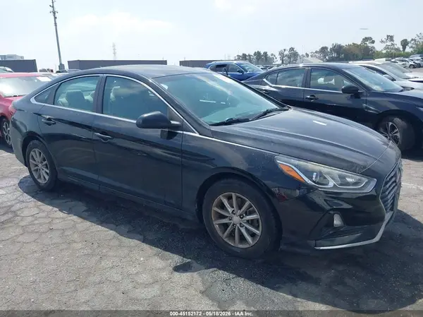 5NPE24AFXJH676387 2018 HYUNDAI SONATA - Image 1