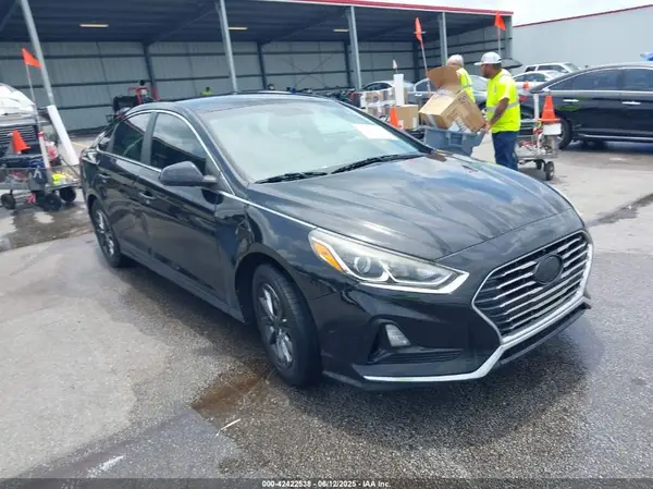 5NPE24AFXJH694369 2018 HYUNDAI SONATA - Image 1