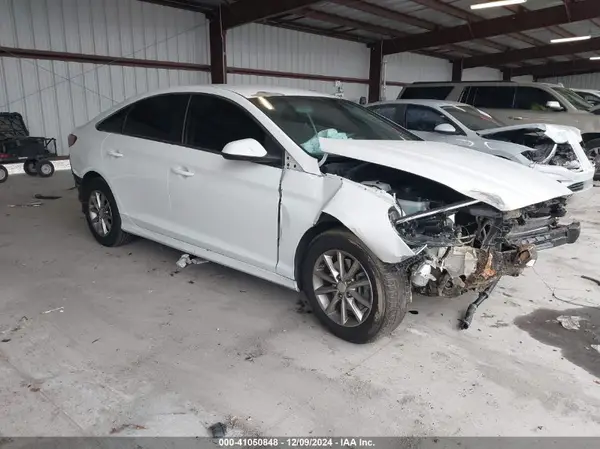 5NPE24AFXJH721568 2018 HYUNDAI SONATA - Image 1