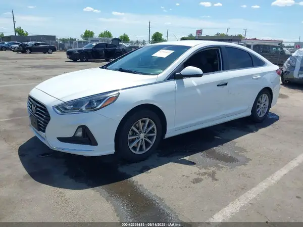 5NPE24AFXKH739599 2019 HYUNDAI SONATA - Image 2