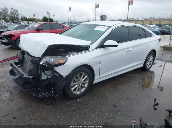 5NPE24AFXKH740655 2019 HYUNDAI SONATA - Image 2