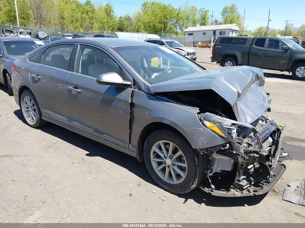 5NPE24AFXKH743393 2019 HYUNDAI SONATA - Image 1