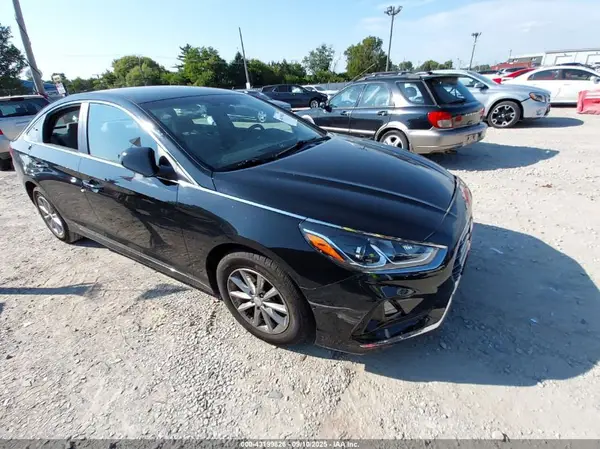 5NPE24AFXKH747458 2019 HYUNDAI SONATA - Image 1