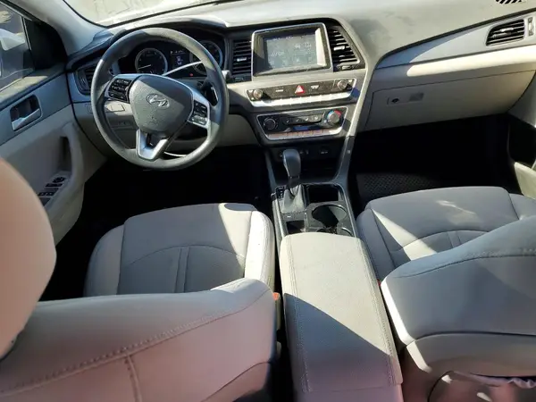 5NPE24AFXKH749193 2019 HYUNDAI SONATA - Image 8