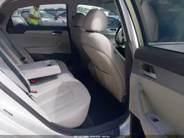 5NPE24AFXKH759416 2019 HYUNDAI SONATA - Image 8
