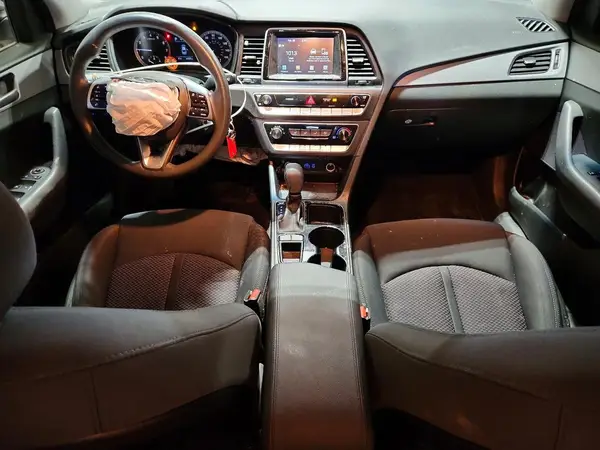 5NPE24AFXKH762400 2019 HYUNDAI SONATA - Image 8