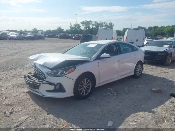 5NPE24AFXKH767693 2019 HYUNDAI SONATA - Image 2