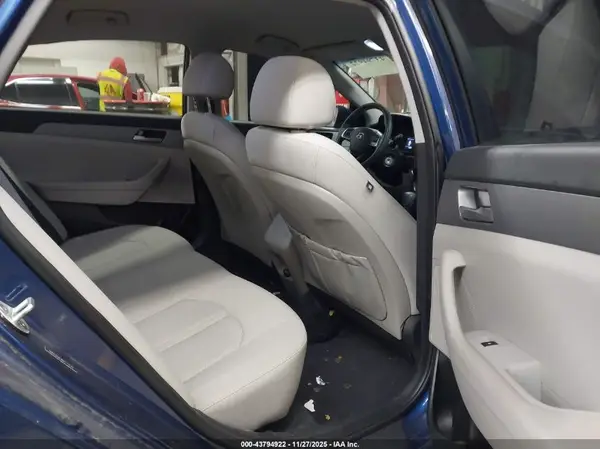 5NPE24AFXKH777575 2019 HYUNDAI SONATA - Image 8
