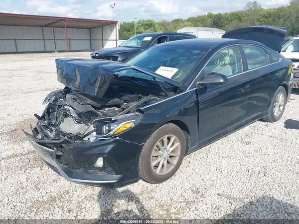5NPE24AFXKH784445 2019 HYUNDAI SONATA - Image 2