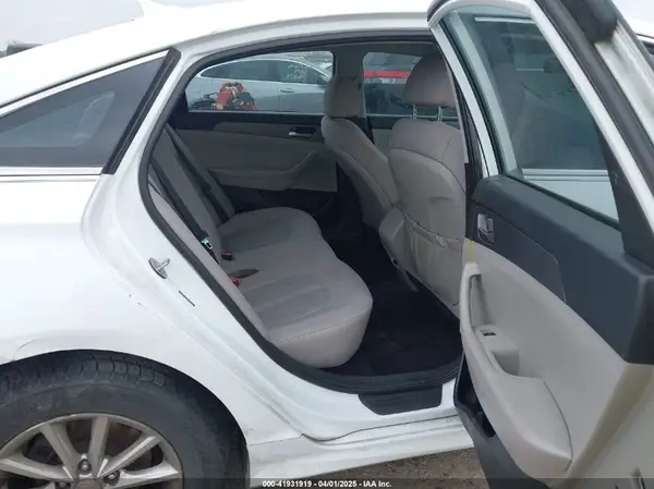5NPE24AFXKH796899 2019 HYUNDAI SONATA - Image 8