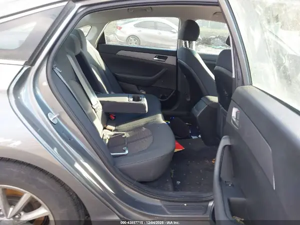 5NPE24AFXKH798667 2019 HYUNDAI SONATA - Image 8