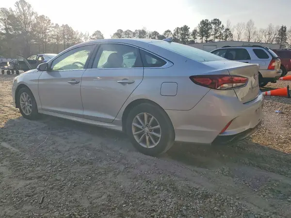 5NPE24AFXKH818948 2019 HYUNDAI SONATA - Image 2