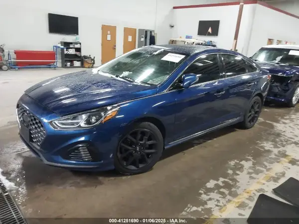5NPE34AB0JH647300 2018 HYUNDAI SONATA - Image 2