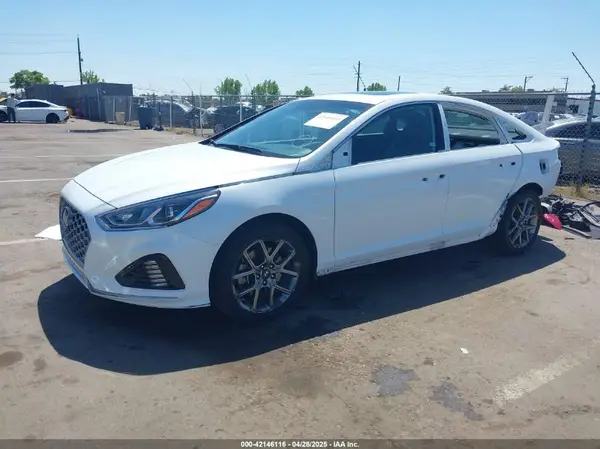 5NPE34AB0JH670723 2018 HYUNDAI SONATA - Image 2