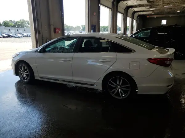 5NPE34AB2HH575039 2017 HYUNDAI SONATA - Image 2