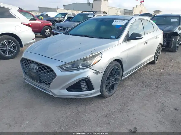 5NPE34AB2JH636864 2018 HYUNDAI SONATA - Image 2