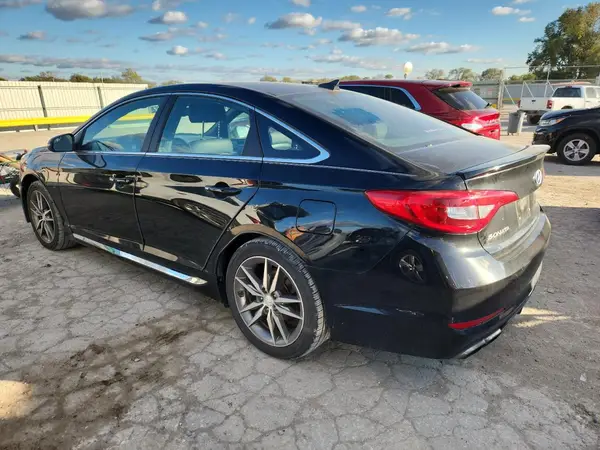 5NPE34AB3HH520647 2017 HYUNDAI SONATA - Image 2