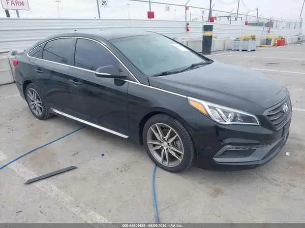 5NPE34AB3HH576135 2017 HYUNDAI SONATA - Image 1