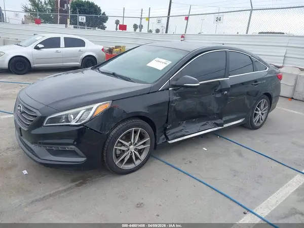 5NPE34AB3HH576135 2017 HYUNDAI SONATA - Image 2